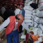 खाद्य विभाग की टीम ने बरामद किया 30 टन चना… कपड़ा पीला करने वाले रंग से रंगा जा रहा था भुना चना