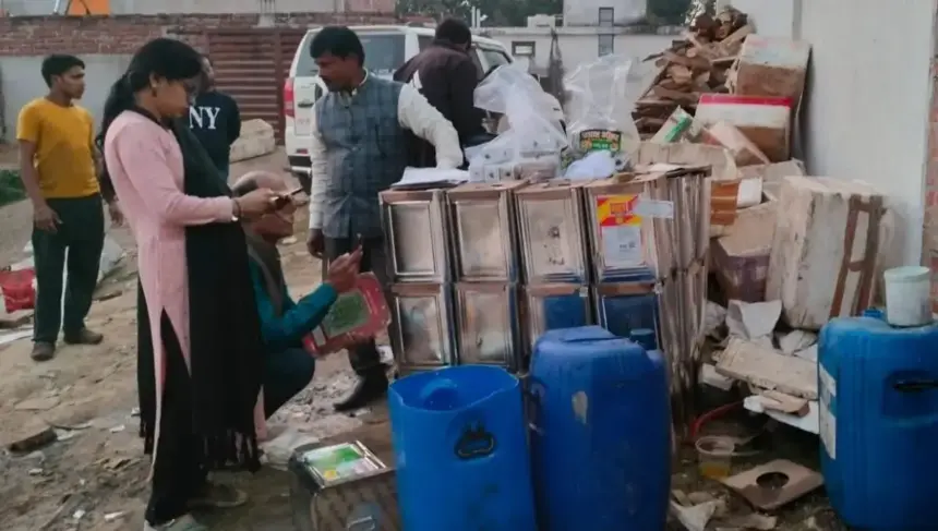 Basti News: चार क्विंटल मिलावटी पनीर एक फैक्ट्री से बरामद, तेल-बूंदी को किया गया जब्त…